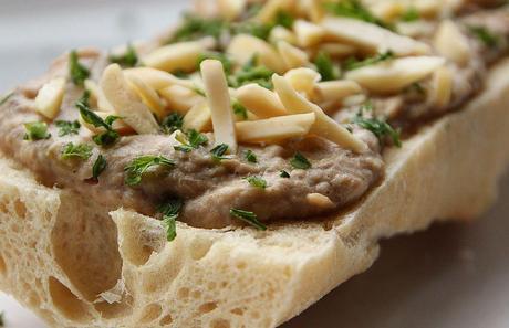 Pimp My Brot #1: Grillauberginen-Paste