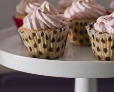 Holundercupcakes mit Himbeerhaube (vegan, laktosefrei)