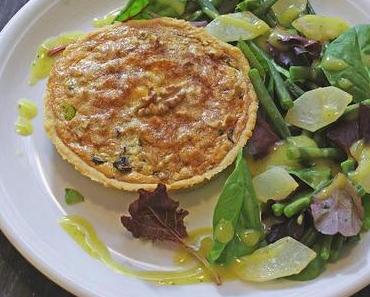 Vegetarisch: Champignontörtchen mit Käse - Walnusskruste