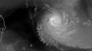Tropischer Zyklon ANAIS Mauritius und La Reunion aktuell
