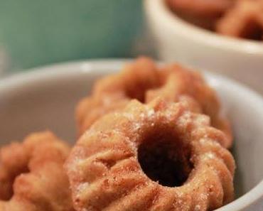 Mini kouglofs avec pommes, vanille et amandes