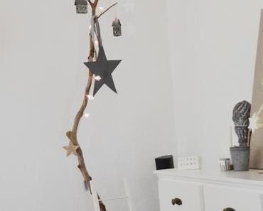 branch in livingroom- Ast im Wohnzimmer