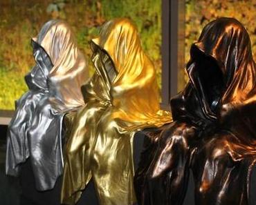 mystical contemporary light art sculpture guardians of time by Manfred Kielnhofer, mini guards museum online shop