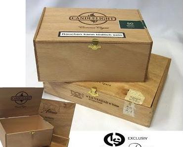 2 leere Zigarrenkisten suchen einen neuen Besitzer