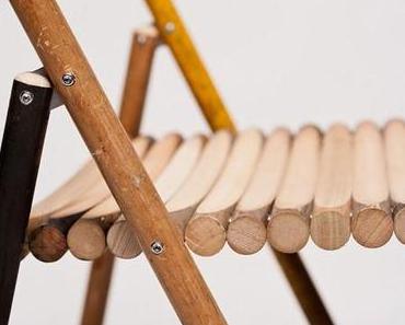 Recycling-Klappstuhl aus alten Besenstielen
