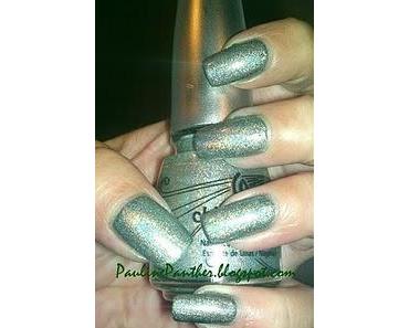 China Glaze - He´s going in Circles