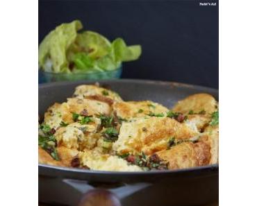 Zaubert Hüttenflair in eure Winterküchen: Käseschmarrn mit Specksalat