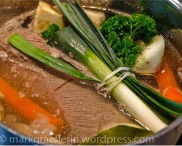 Saftiges Suppenfleisch und eine kräftige Bouillon mit Nudeln