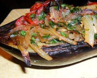 Aubergine, herzhaft gefüllt und goldbraun gebacken - ein erstklassiges Schlemmervergnügen