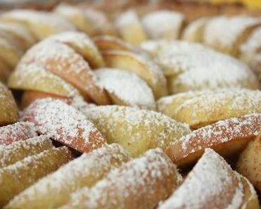 Fruchttarte mit Mandelrand