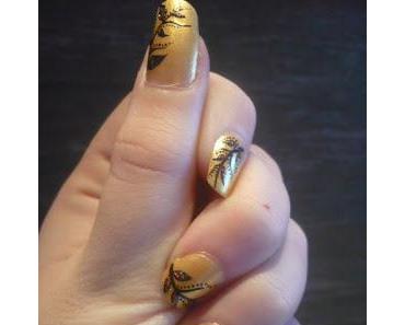Nailart #2: Goldenes florales Muster