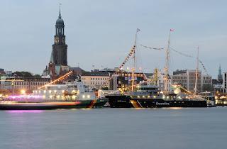 HAFENGEBURTSTAG: „FAIRantwortung in der Kreuzfahrtmetropole Hamburg“ - Spendenaktion und Bastelspaß