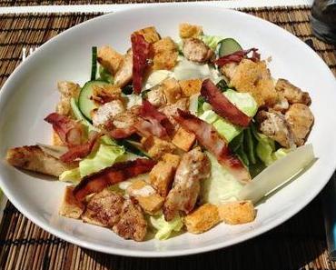 Ceaser-Salad mit Tomatenbrotcroutons