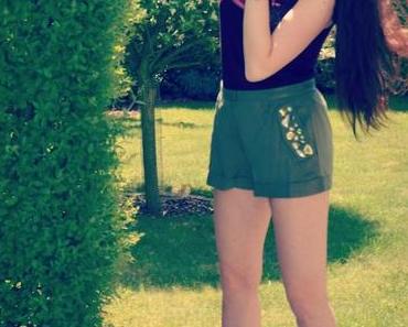 kaki pants