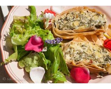 Polenta Mangold Strudel mit Salat