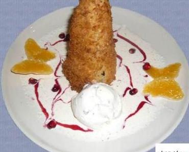 Birne im Kurumba-Mantel mit Apfel-Zimt-Schmand und Walnusseis