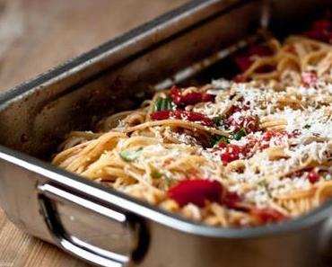 A crush on tomatoes  ♥  Spaghetti mit ofengeschmorten Tomaten und Knoblauch