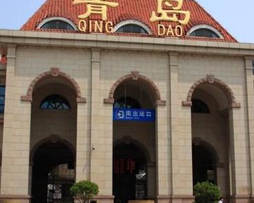Bahnhof von Qingdao und Check-in im Hotel