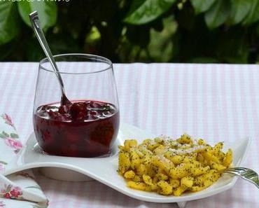 Mohnspätzle mit Kirschkompott