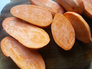 Rezepte zum Abnehmen – gewürzte Süßkartoffel Wedges aus dem Backofen