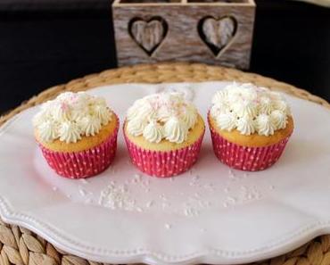 Sonntagssüß – Pina Colada Cupcakes mit Ananas und Kokos