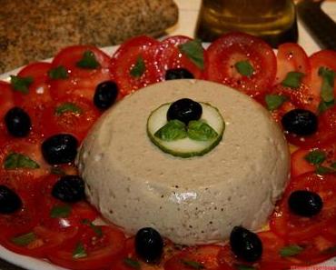Veganer Weichkäse nach Mozzarella-Art aus “Käse veganese” – Die ideale kulinarische Begleitung zu Tomaten