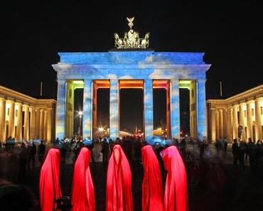 Festival of Lights Berlin – Guardians of Time by Manfred Kielnhofer – contemporary modern light art festival