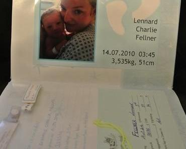 Erinnerungen – Babybuch, Babykarten und Zeitung