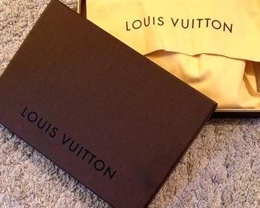 [New in] Louis Vuitton Monogram Tuch