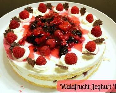 Rezept: Waldfrucht-Joghurt-Torte