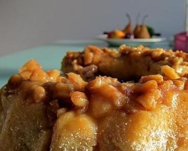 Herbst-Gugelhupf mit Birnen und Walnüssen
