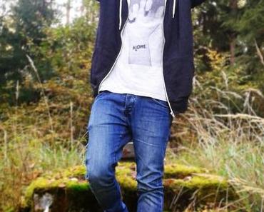 Everyday Outfit: Zip Hoodie & T-Shirt