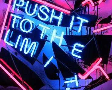 Jetzt lesen, später nachdenken: Neon Art by Patrick Martinez