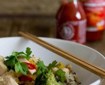 Sesamhähnchen mit Gemüse und Wildreis