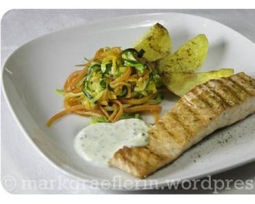 Freitagsfisch: Lachstranche mit Gemüse Spaghetti und Potato Wedges