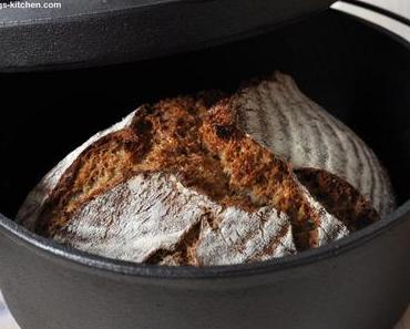 No Knead Brot mit gerösteten Körnern & Saaten