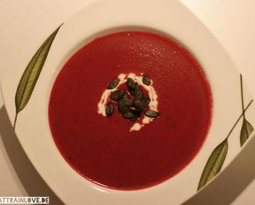 Rote-Beete-Suppe mit Meerrettich und Kürbis