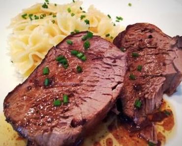 Rotwein-Rind mit Butter-Farfalle