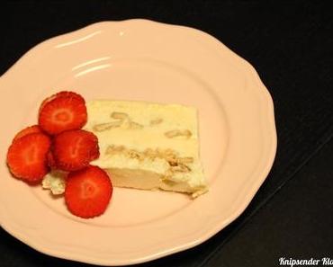 Käsekuchen-Parfait mit Erdnusskeksen *