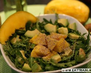 Mango-Avocado-Salat mit Rucola und Chiasamen