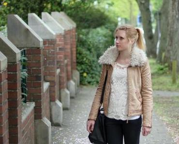 OUTFIT I FLORAL CROCHETED MESH BLOUSE