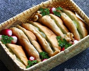 Bento #151: Mini-Croissants mit Blauschimmelkäse, Weintrauben und Walnüsse