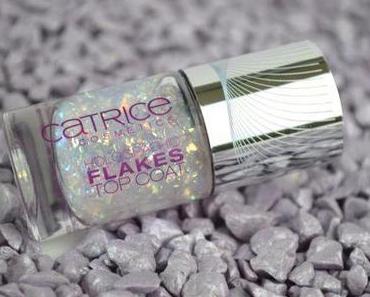 Catrice Holo is the new Yolo aus der Haute Future LE auf Essie Bahama Mama