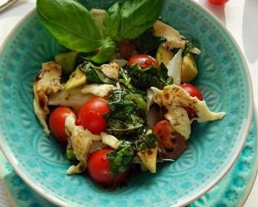 Italienischer Spargelsalat mit Avocado, Tomate & Mozzarella