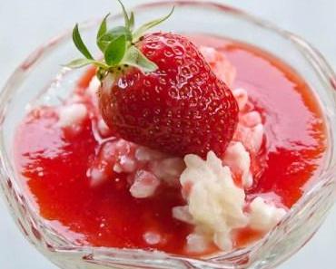 Kokos-Milchreis mit Erdbeeren