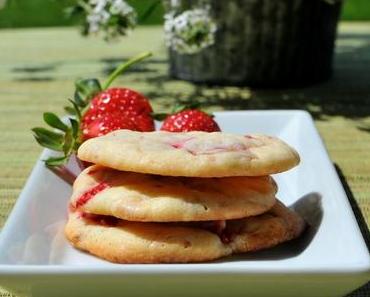 Sunday Delight: Fresh Strawberry White Chocolate Cookies