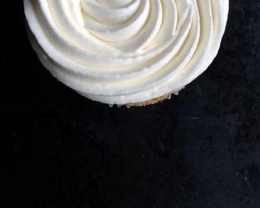 Maismehlcupcakes mit Oreo und Cashewkernen