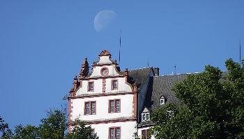Schnappschuss mit Schloss und Mond