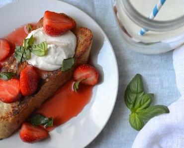 'Goodbye London' & French Toast mit Erdbeeren, Ziegenkäse-Vanille-Creme und Basilikum