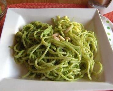 Spaghetti mit Rucola Pesto